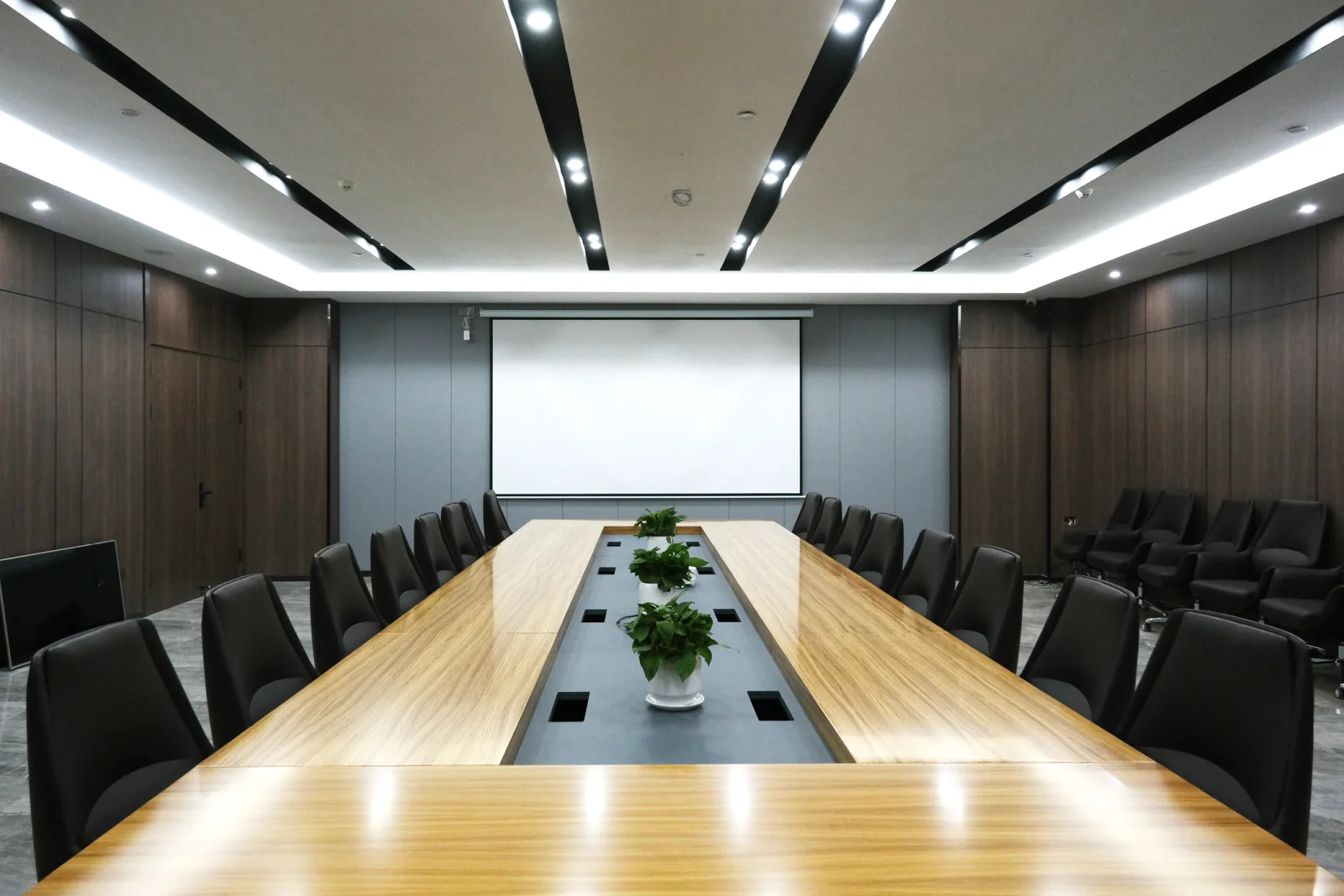 Event projector setup for conference breakout rooms ballrooms and general session support