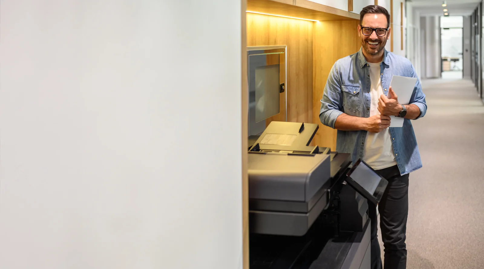 Office equipment rental setup including printer and scanner supporting a Microsoft-first temporary office and training deployment