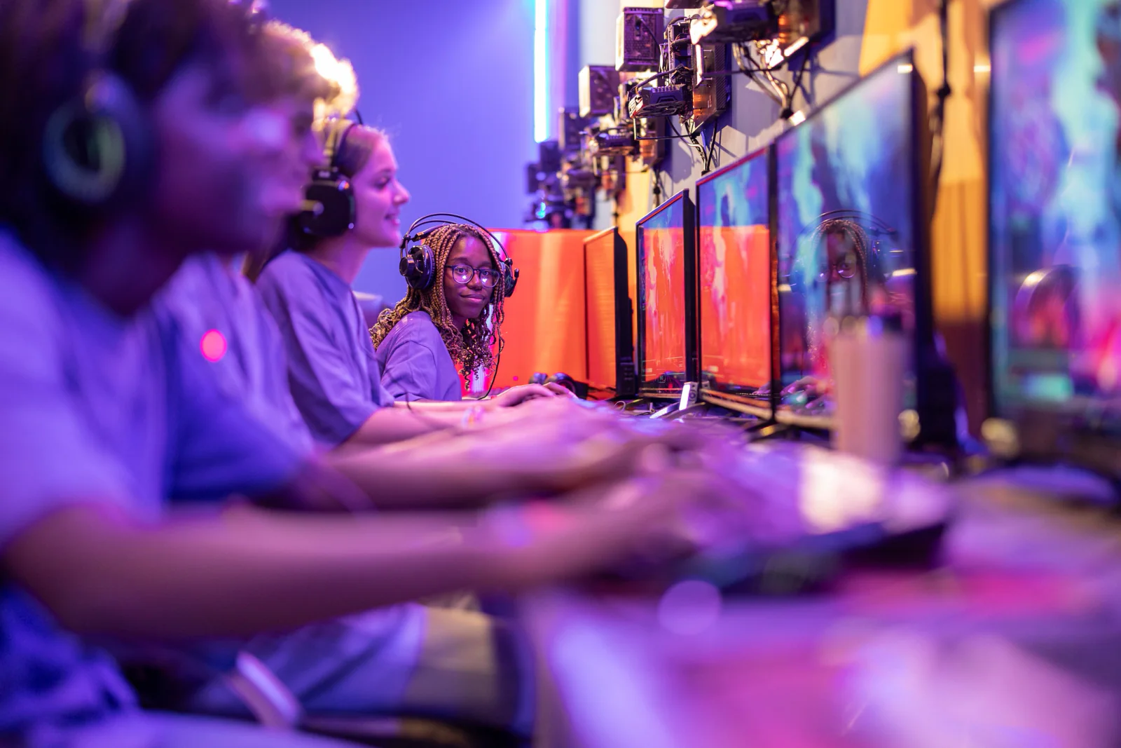 Gaming monitor rentals supporting MSI powered esports stations, demo setups, and high refresh visual environments