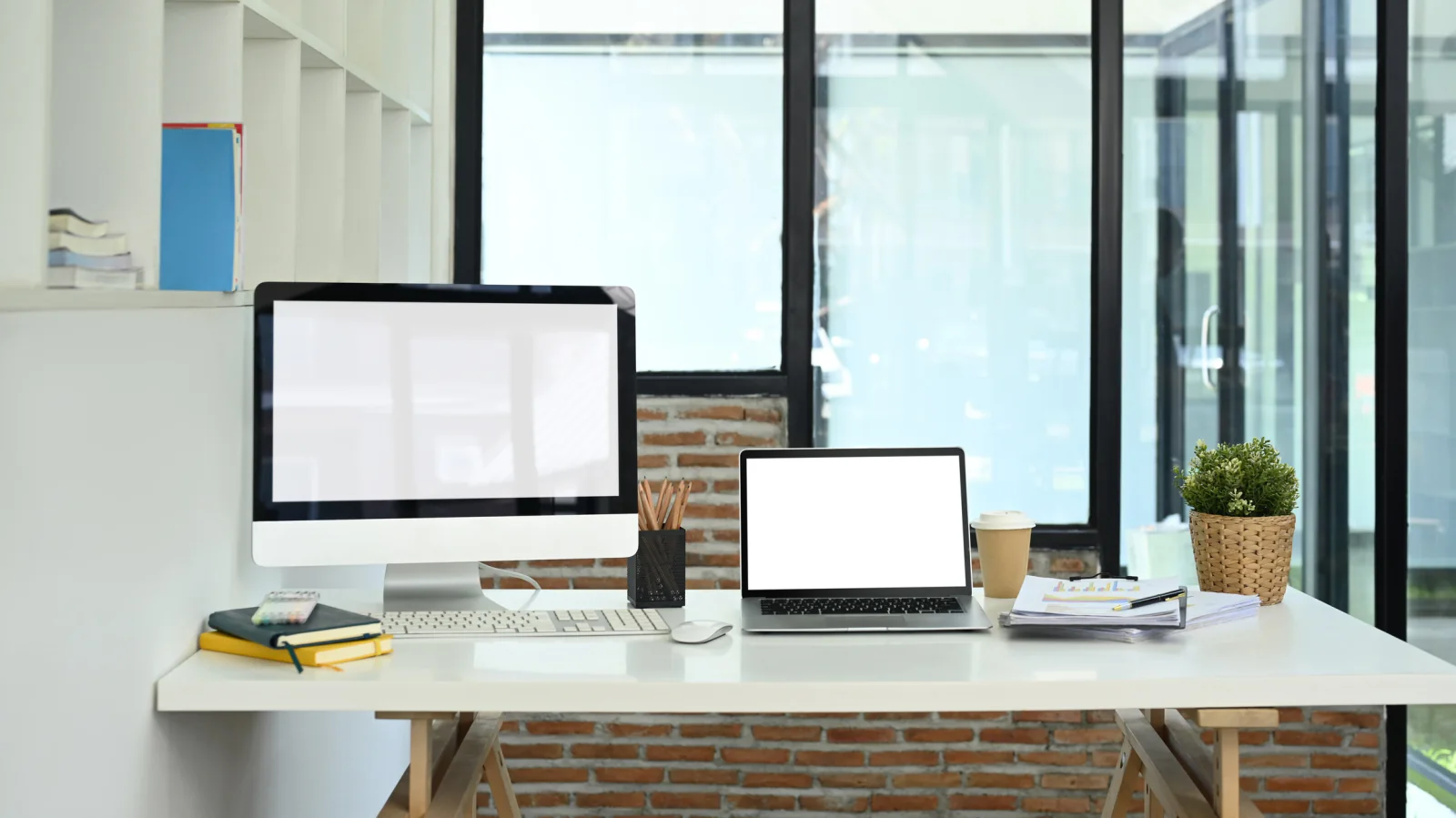 Display and monitor rental setup supporting Samsung tablet and smartphone deployments in a professional environment
