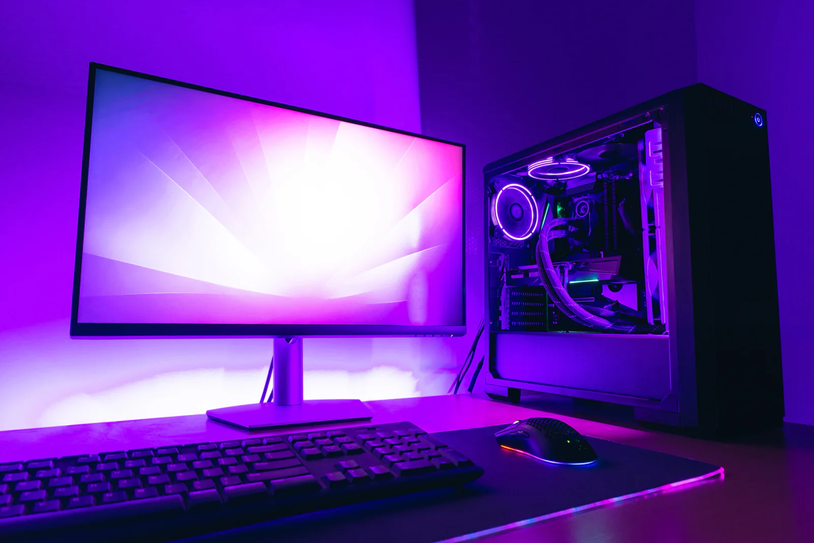 Alienware-style gaming desktop setup for premium gaming events and high-performance rental deployments