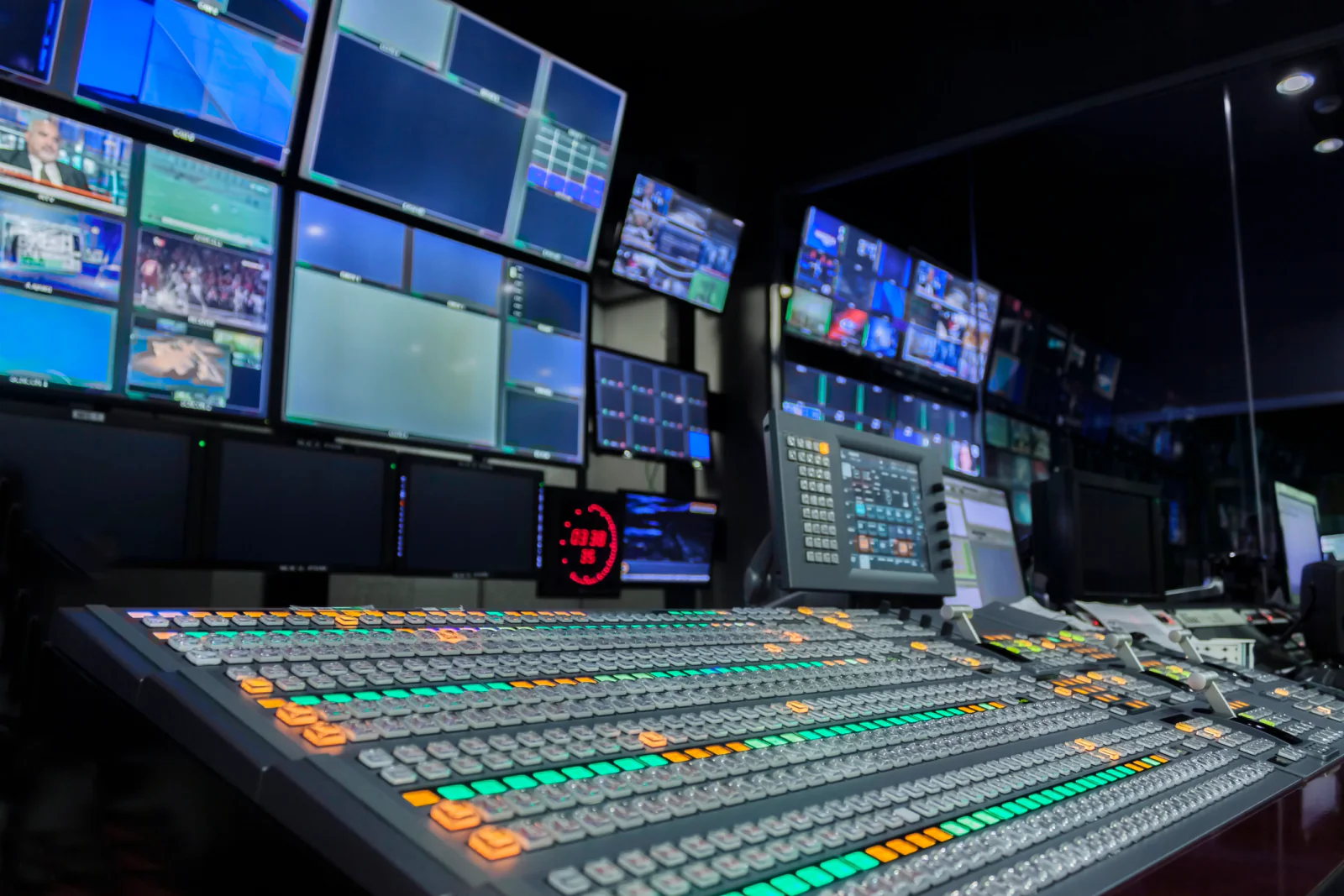 Flexible media space with lighting, displays, and workstations for content production