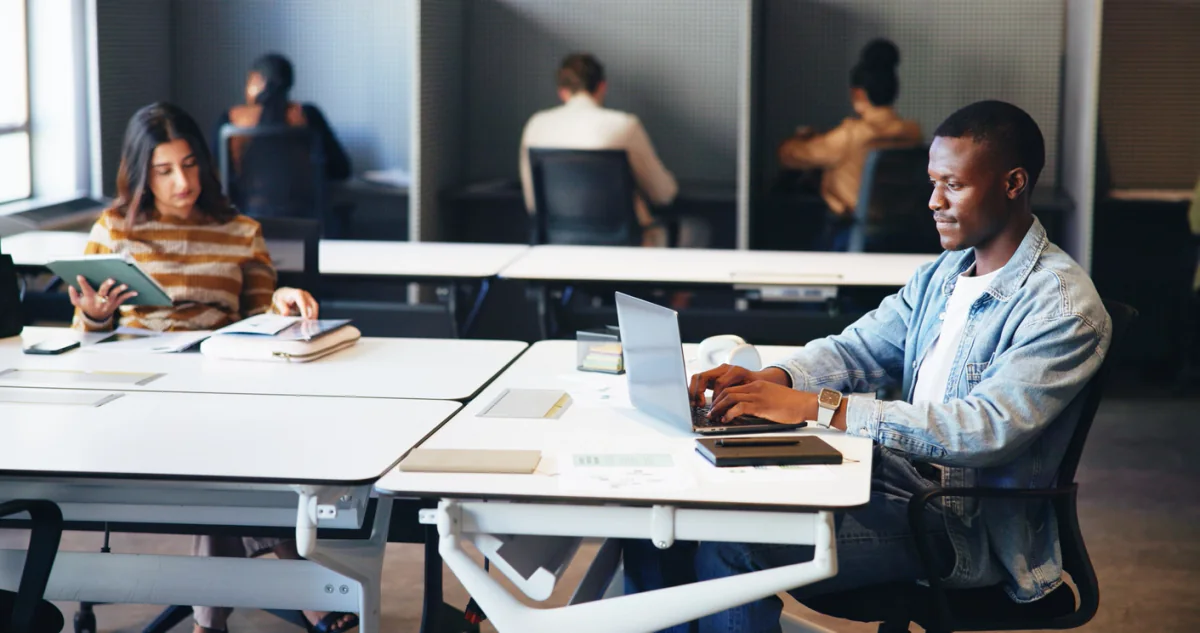 High performance Windows laptop rental setup used for analytics, multitasking, and demanding business workflows