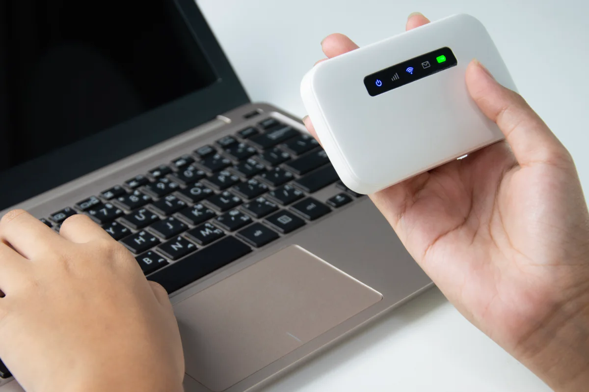 Managed cellular connectivity rental equipment including enterprise routers for event and project site internet deployment