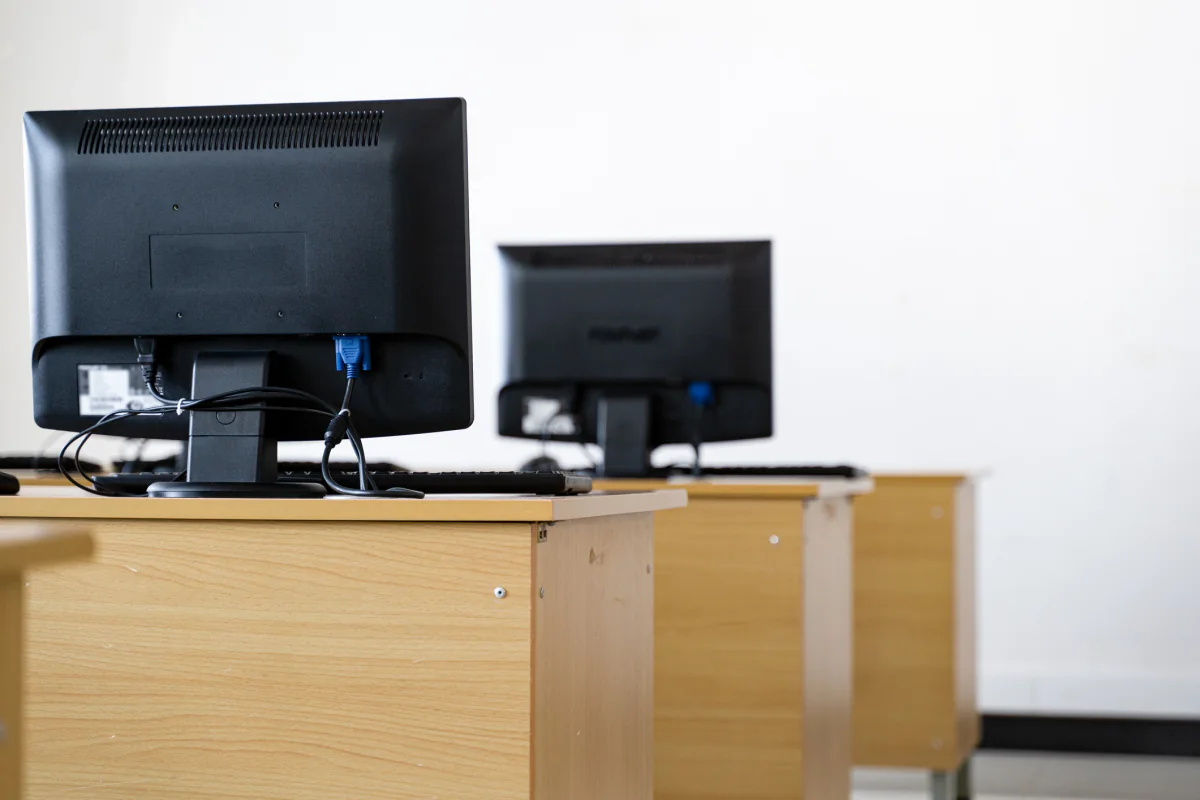 Premium brand-based rental devices in an executive meeting and high-visibility event setup with polished presentation quality