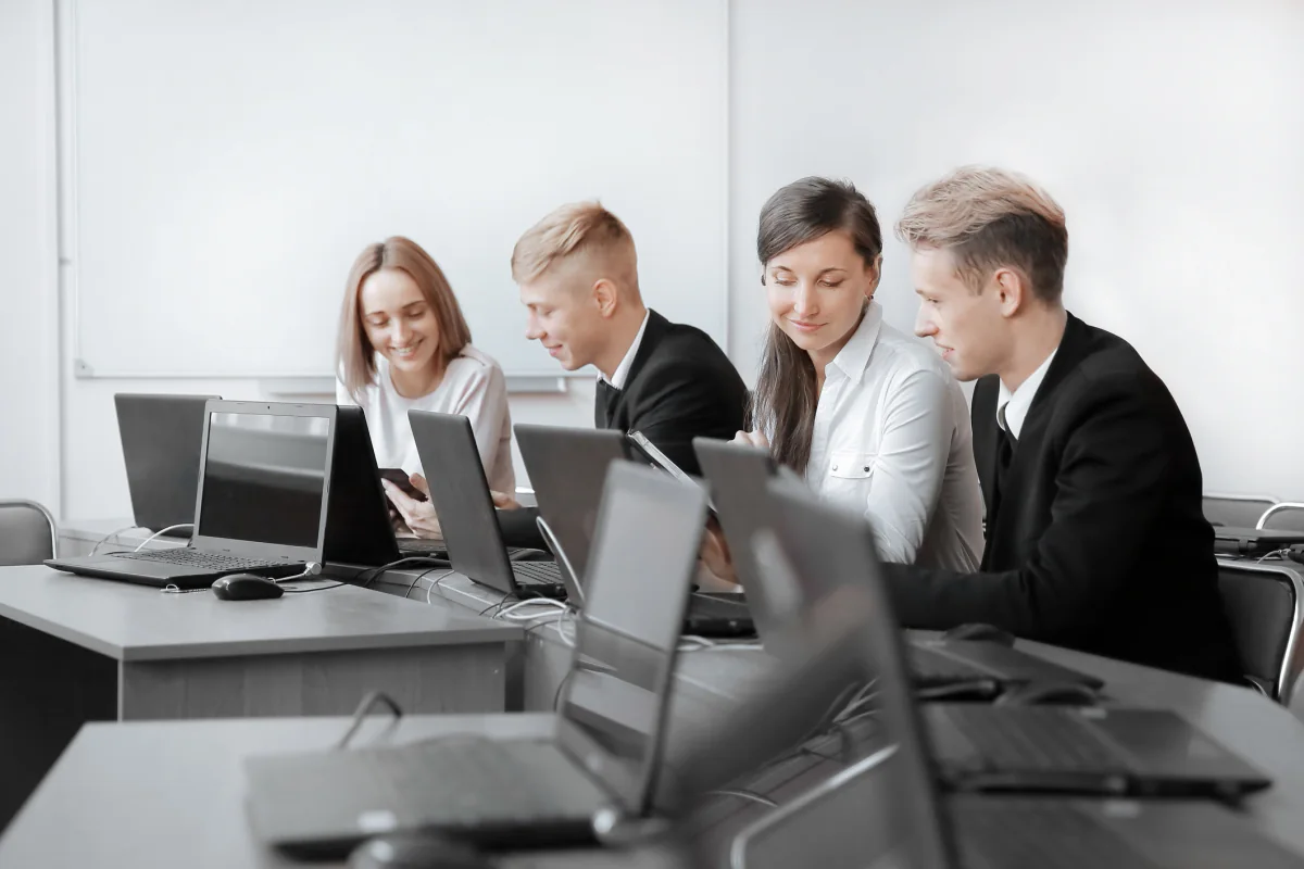 Lenovo ThinkPad rental laptops staged for business training, onboarding, and short term Windows fleet deployment