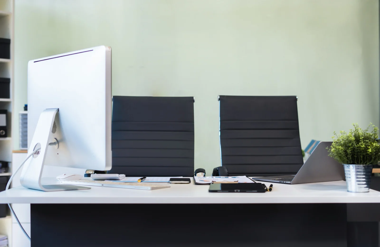 Executive and demo environment using premium brand-based rental devices for a polished high-visibility meeting or activation